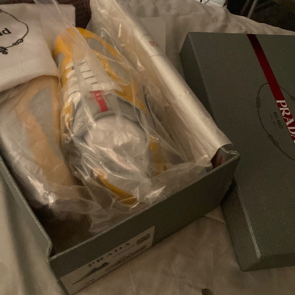 Brand new never 👎 worn fresh out the box